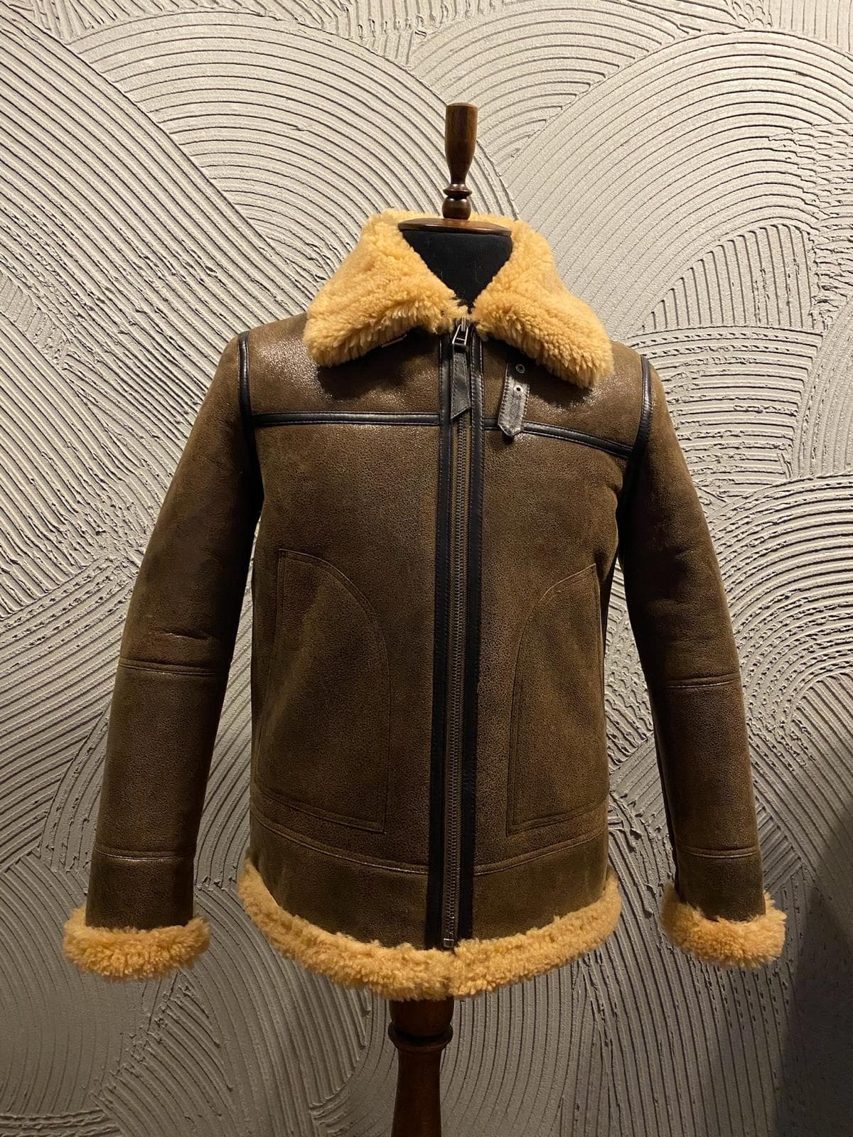 ILSE atelier and leather craft — moment 11