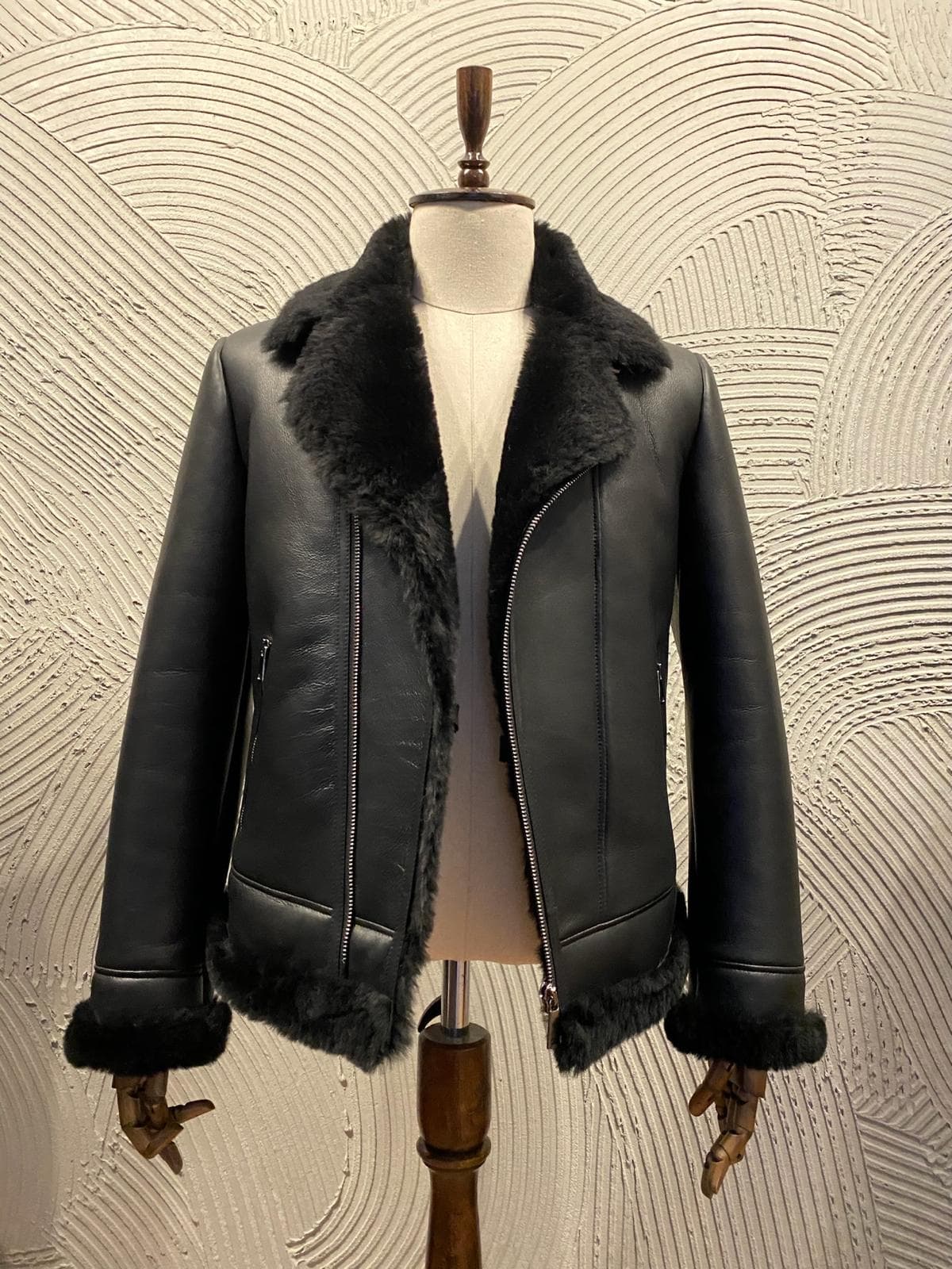 ILSE atelier and leather craft — moment 9
