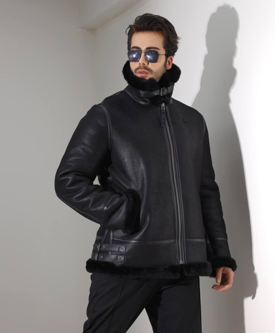 Covent Garden Weekender — front view on atelier mannequin